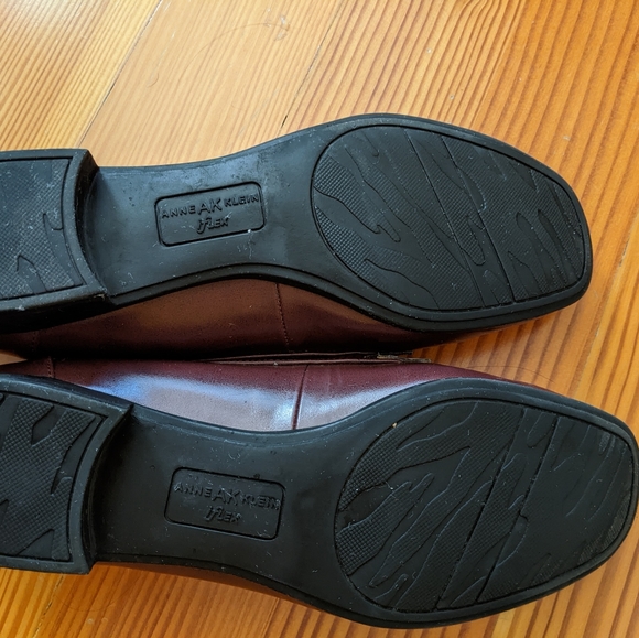 Anne Klein iFlex Vittorio Crocodile Loafer - Picture 6 of 6